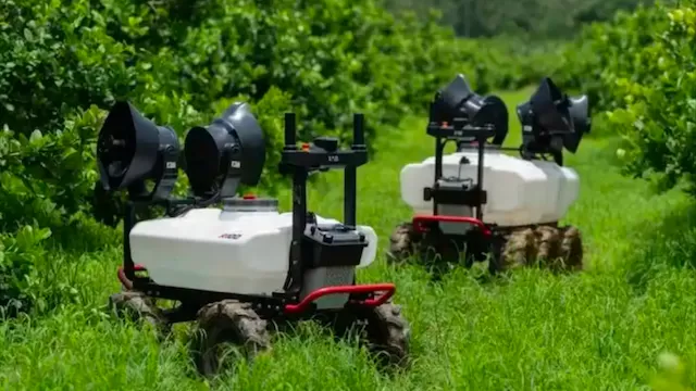 Small intelligent agricultural machinery image 2